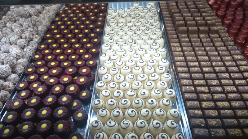 vente-COURSEGOULES-min_chocolates_milk_chocolate_white_chocolate_truffles_candy_food_treat_cacao-1213769